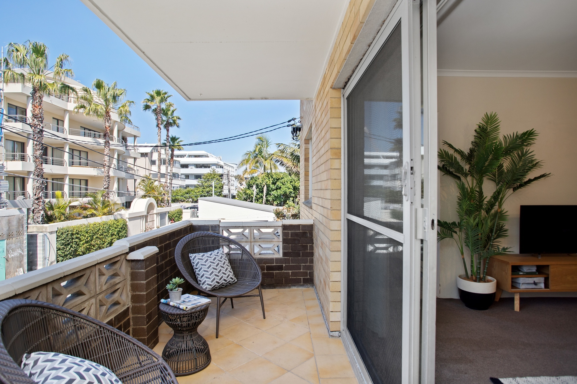 Apartment Leased 2/14 Malvern Avenue, Manly